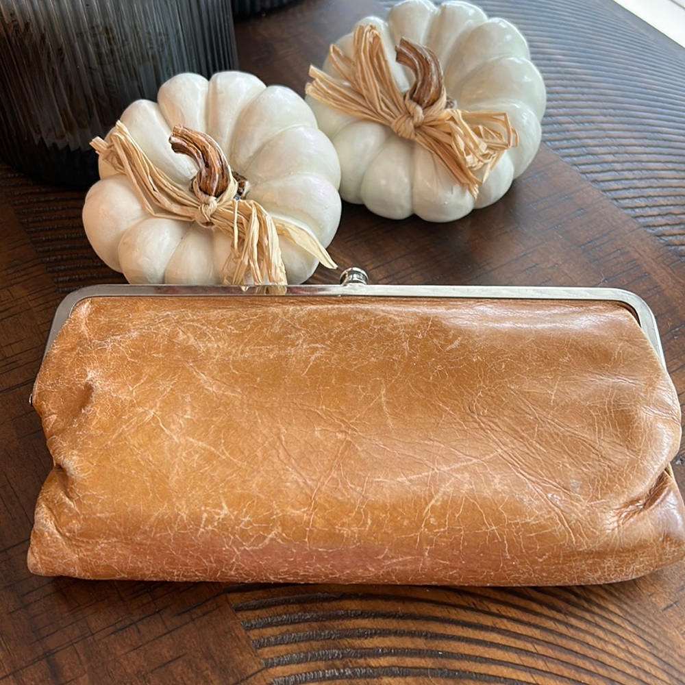 HOBO LAUREN CLUTCH WALLET